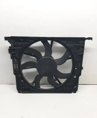 BMW 5 GT F07 Radiator cooling fan shroud 17899010 7726013524