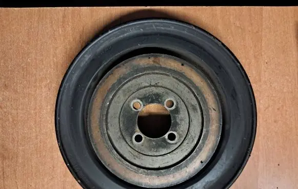 Mercedes-Benz E W124 Water pump pulley 6012000305