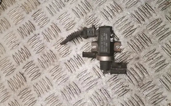 Volkswagen PASSAT B5 Turbo solenoid valve 1h0906627