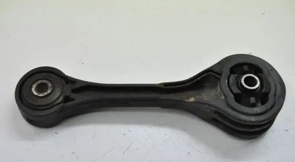 Subaru Outback Engine mount bracket
