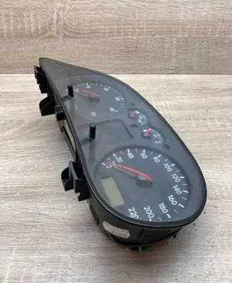 Volkswagen Golf IV Speedometer (instrument cluster) 1J0920805E 0263628002