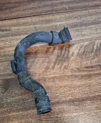 Volkswagen PASSAT B5 Engine coolant pipe/hose 8D0121101AD
