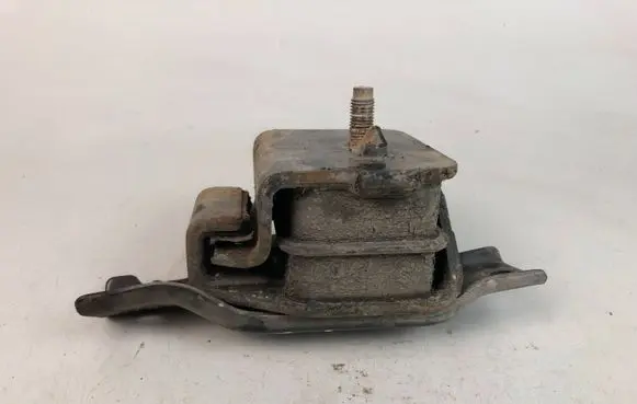 Subaru Forester SG Engine mount bracket 41022FA091
