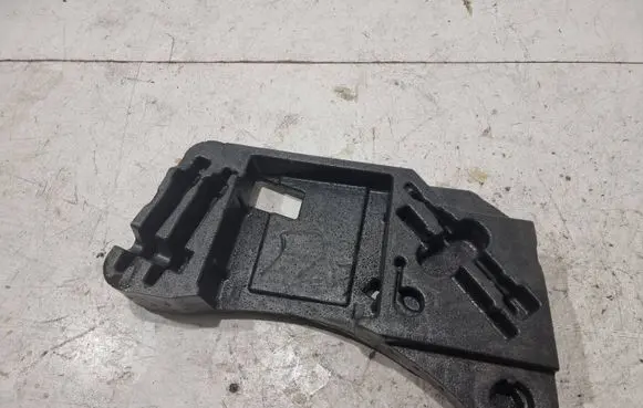 Volkswagen Touareg II Spare wheel section trim 7P0012112F