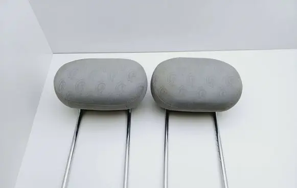 Mercedes-Benz C W203 Front seat headrest 