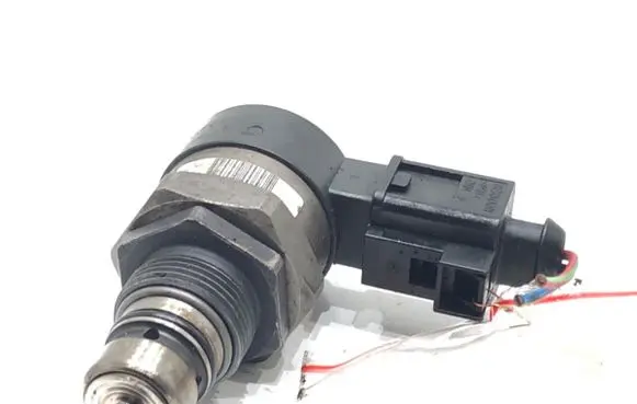 Audi Q7 4L Fuel pressure sensor 0281002854