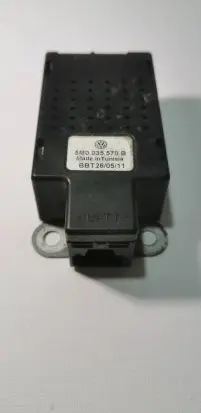 Volkswagen Golf VI Aerial antenna amplifier 5M0035570B