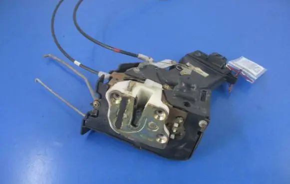 Mazda 6 Front door lock