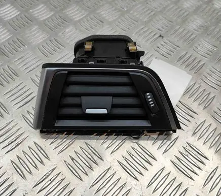 BMW 4 F32 F33 Dashboard air vent grill cover trim 9346226