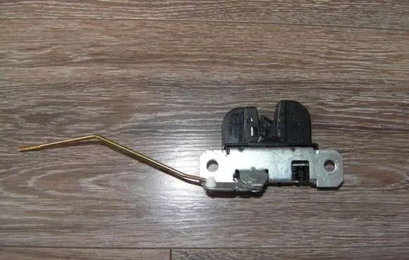 Seat Ibiza III (6L) Tailgate/trunk/boot lock/catch/latch SEATIBIZAZAMEK