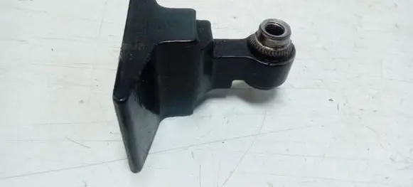 BMW 5 F10 F11 Front door lower hinge 7199576