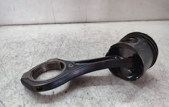 Mercedes-Benz E C207 W207 Piston with connecting rod 8370B