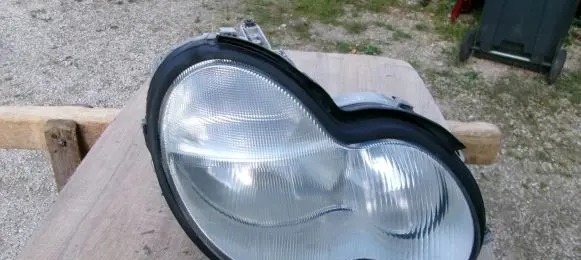 Mercedes-Benz C W203 Headlight/headlamp W2038200261