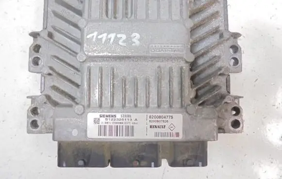 Renault Scenic II - Grand scenic II Engine control unit/module ECU 8200804775