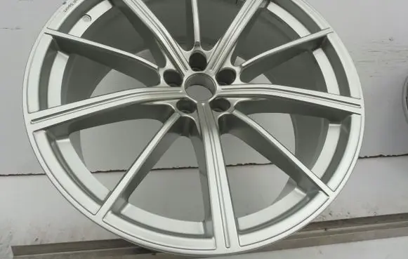 Audi RS Q8 R22 alloy rim 4M8601025DB