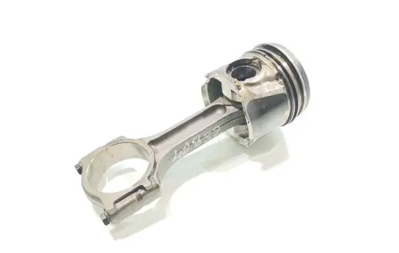 Nissan X-Trail T31 Piston with connecting rod 