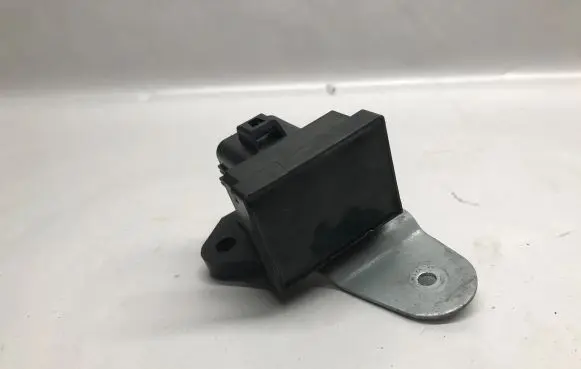 Ford Mustang VI Fuel pump relay AU5A9D370AG AU5A9D370