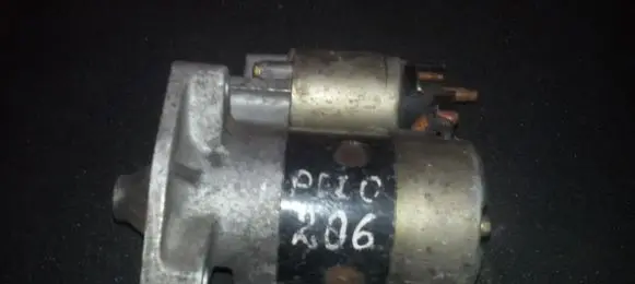Peugeot 206 Starter motor m002t13081