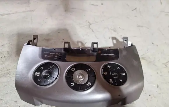 Toyota RAV 4 (XA30) Climate control unit
