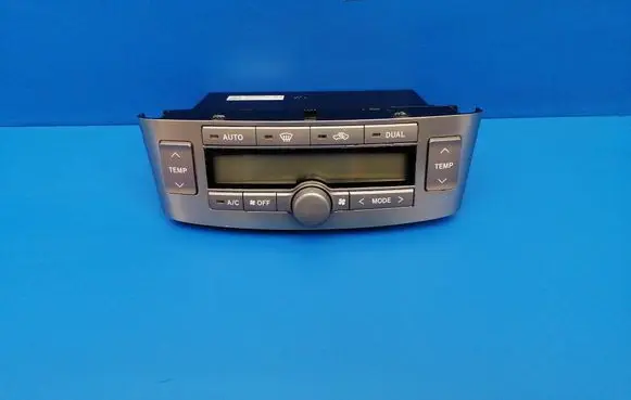 Toyota Avensis T250 Climate control unit 5590005270 MB1465704433 1186737