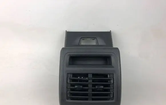 Volkswagen Golf VIII Rear air vent grill 5H0864298A 5H08192039B