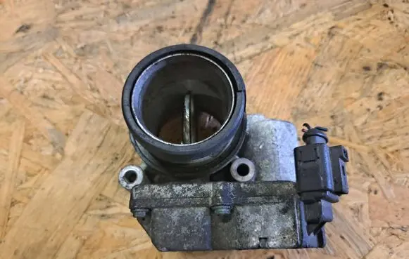Renault Scenic II - Grand scenic II Throttle valve A2C53107575 8200736114 7701062300