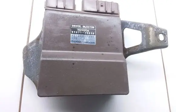 Toyota Avensis Verso Fuel injection control unit/module 8987120030 1310001041
