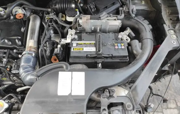 Renault Koleos I Intercooler air guide/duct channel