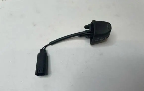 BMW 3 E90 E91 Windshield washer spray nozzle 8365385
