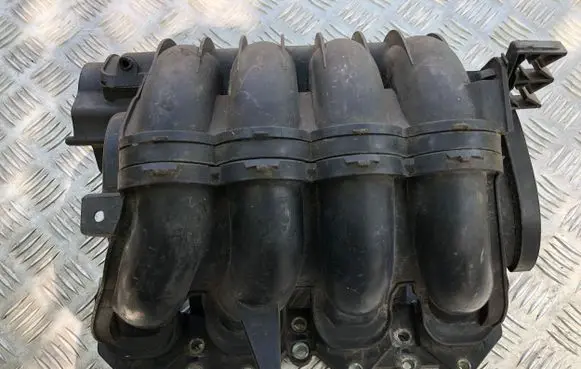 Peugeot 307 Intake manifold 9635885080 F02840
