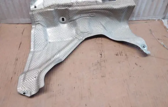BMW X5 E70 Heat shield in engine bay 7185028