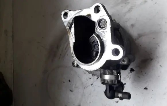 Renault Scenic II - Grand scenic II Vacuum pump