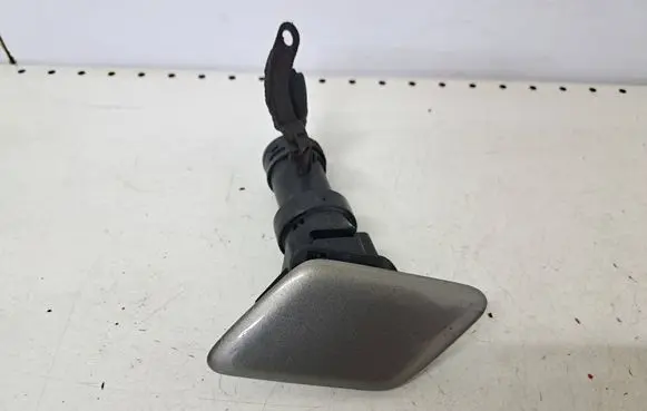 Honda Civic Headlight washer spray nozzle