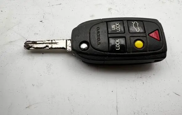 Volvo XC90 Ignition key/card 8626557