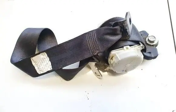 Rear seatbelt