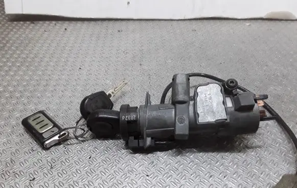 Seat Alhambra (Mk1) Ignition lock 4B0905851B