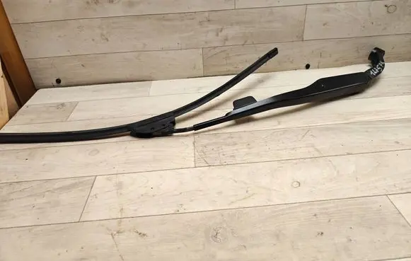 Honda Accord Front wiper blade arm