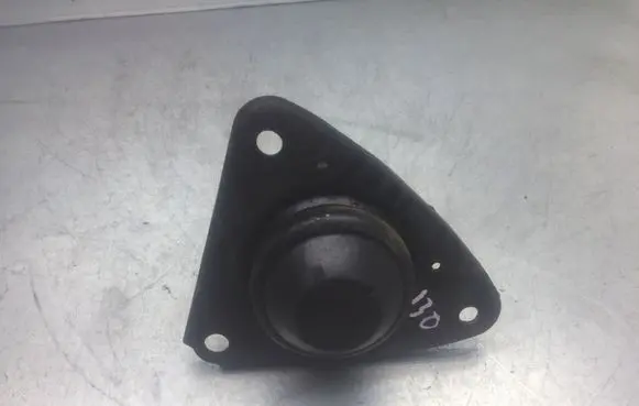 Hyundai i30 Engine mount bracket