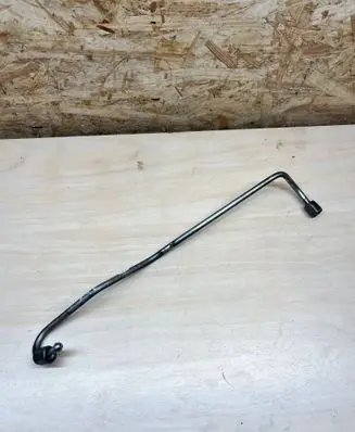 Toyota Avensis T270 Fuel injector supply line/pipe 