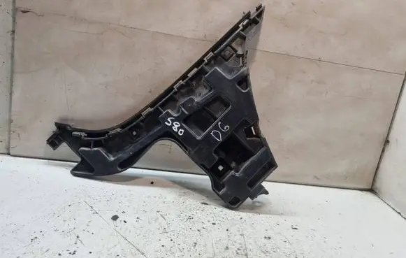 Rear bumper mounting bracket