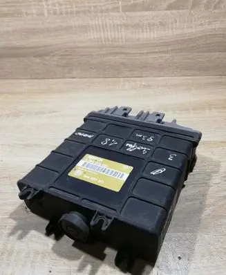 Volkswagen Golf IV Engine control unit/module ECU 1H0907311 0261200701