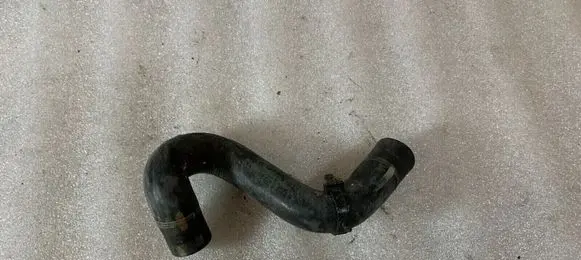 Volkswagen PASSAT B5 Engine coolant pipe/hose 4D0819674B