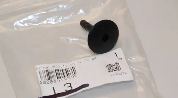 Mercedes-Benz A W176 Radiator mount bracket A0009912595 8364