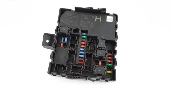 Nissan Navara D40 Fuse module 284B7EB03C 5S0J401B7 3541028966