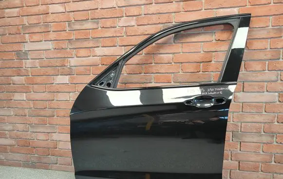BMW X3 F25 Front door 7355803