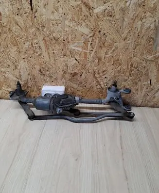 Mazda 5 Front wiper linkage and motor 1593000600