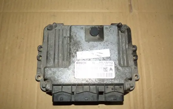 Peugeot 206 Engine control unit/module 0281011784