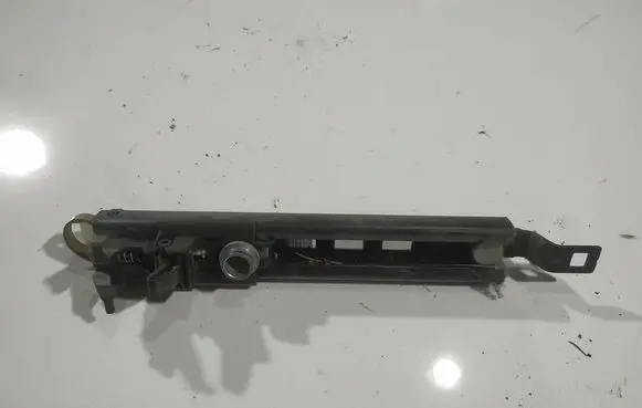 Opel Zafira B Seat belt adjustment rail 13166032