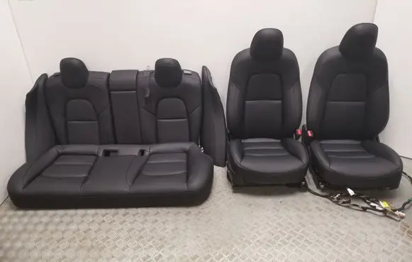 Tesla Model 3 Seat set Unknown