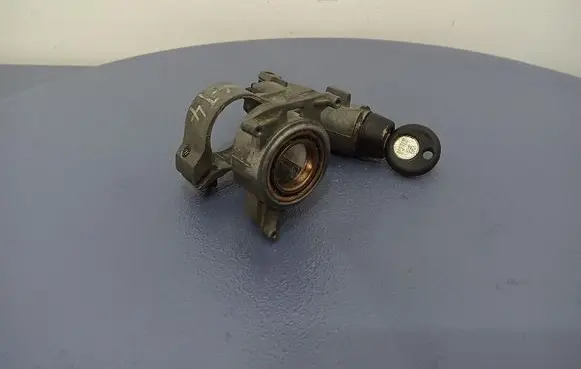 Volkswagen Transporter - Caravelle T4 Ignition lock 701905851